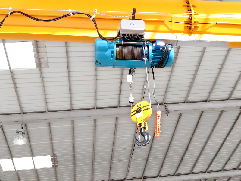 2000 pound electric hoist​