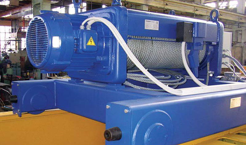 Agricultural electric hoist for barn hay lifting
