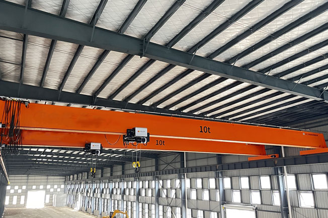 electric hoist vs winch