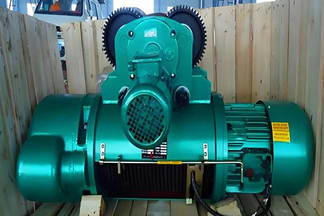 Offshore electric hoist with corrosion protection