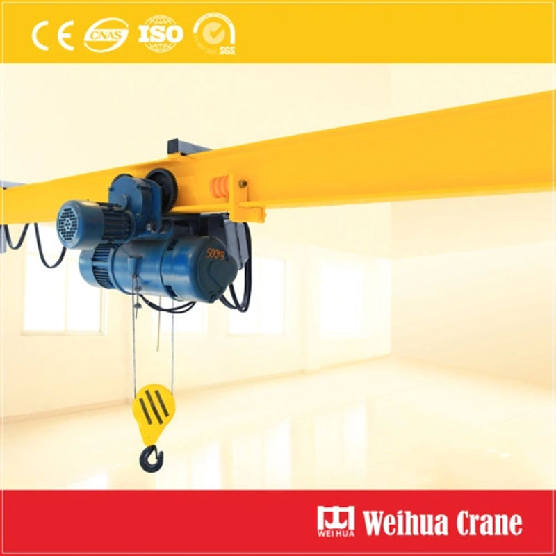 Battery powered electric hoist cordless operation